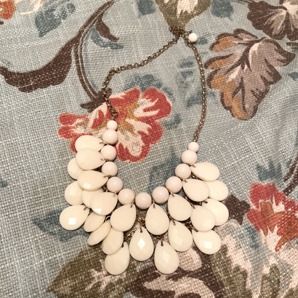 White bubble necklace